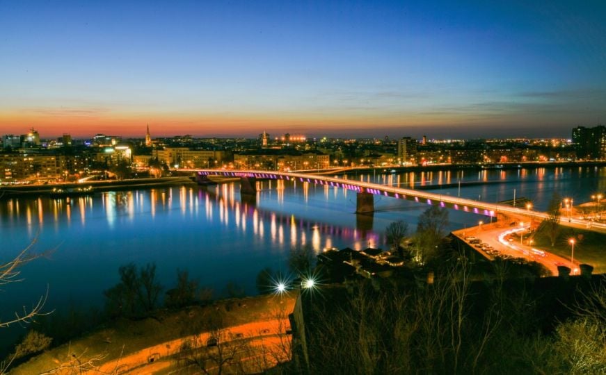 Drama u Srbiji: Djevojka skočila sa mosta, potraga još u toku