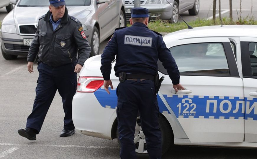 Incident u Milićima: Porodici priredio dramu pa se naoružan udaljio, prijetio je i - policiji