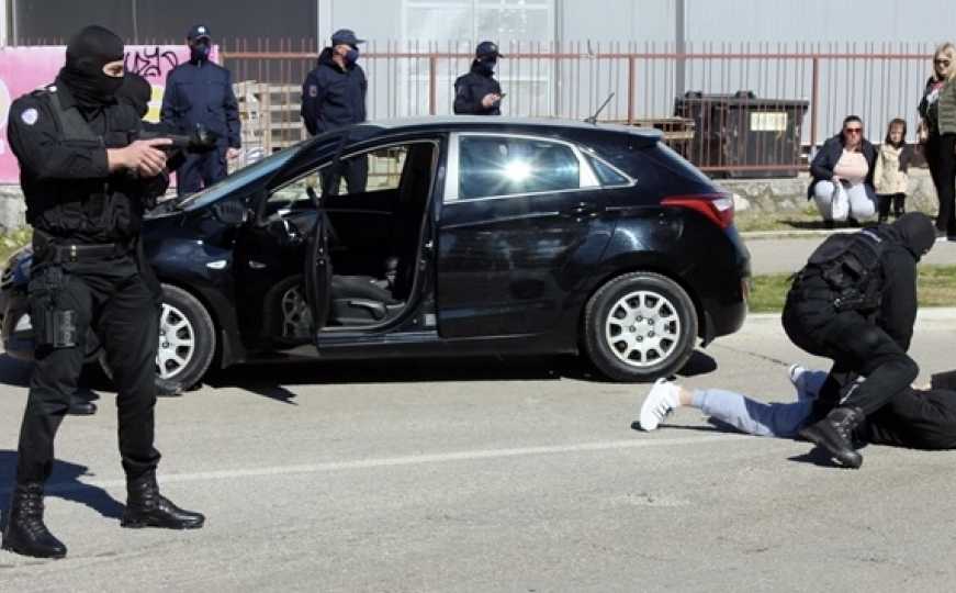 Pokušaj ubistva u Banjoj Luci: Pucao na automobil u koloni vozila