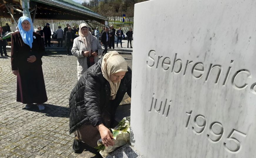 U Memorijalnom centru Potočari obilježena 20. godišnjica od prve kolektivne dženaze