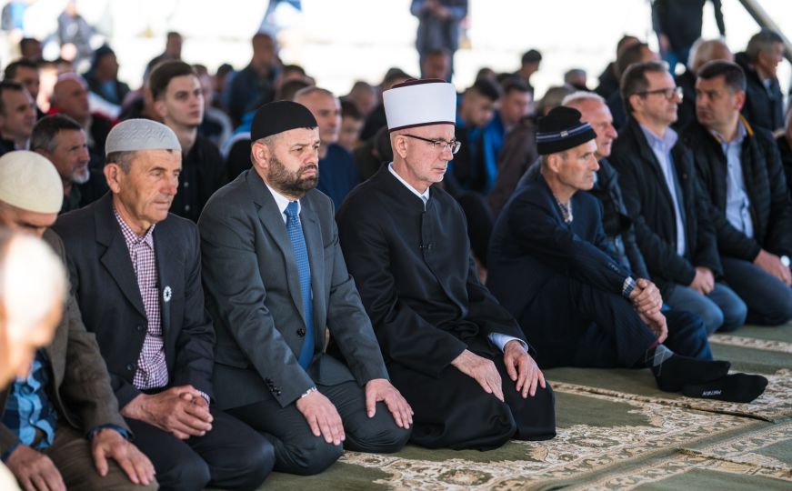 Obilježena 20. godišnjica od prve kolektivne dženaze u Memorijalnom centru Srebrenica