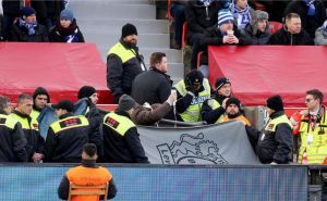Tragedija u Njemačkoj: Tokom utakmice Bundeslige preminuo navijač