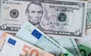 Dok vrijednost dolara opada treću sedmicu zaredom euro jača