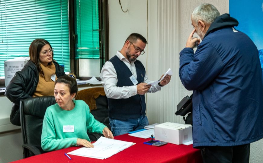 Dojave o postavljenim bombama na biračkim mjestima u Crnoj Gori, policija na terenu