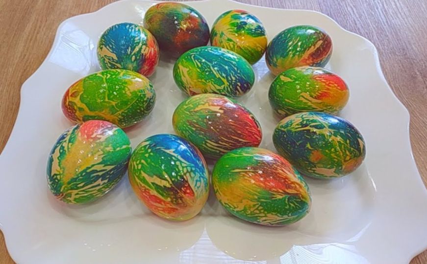 Ruska tehnika farbanja jaja: Samo ovako ćete dobiti najljepše šare duginih boja