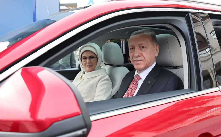 Erdogan preuzeo prvi primjerak turskog električnog automobila:'Od danas ćemo Togg viđati na ulicama'