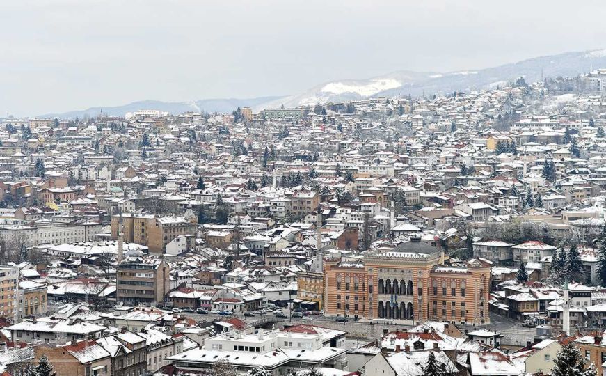 Krovovi pod snijegom: 'Sa koga god uzvišenja bacite pogled na Sarajevo, vi uvijek pomislite isto...'