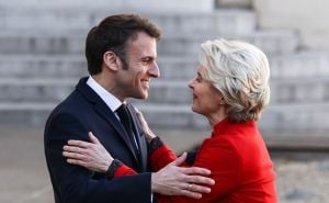 Emmanuel Macron i Ursula Von der Leyen stigli u Kinu