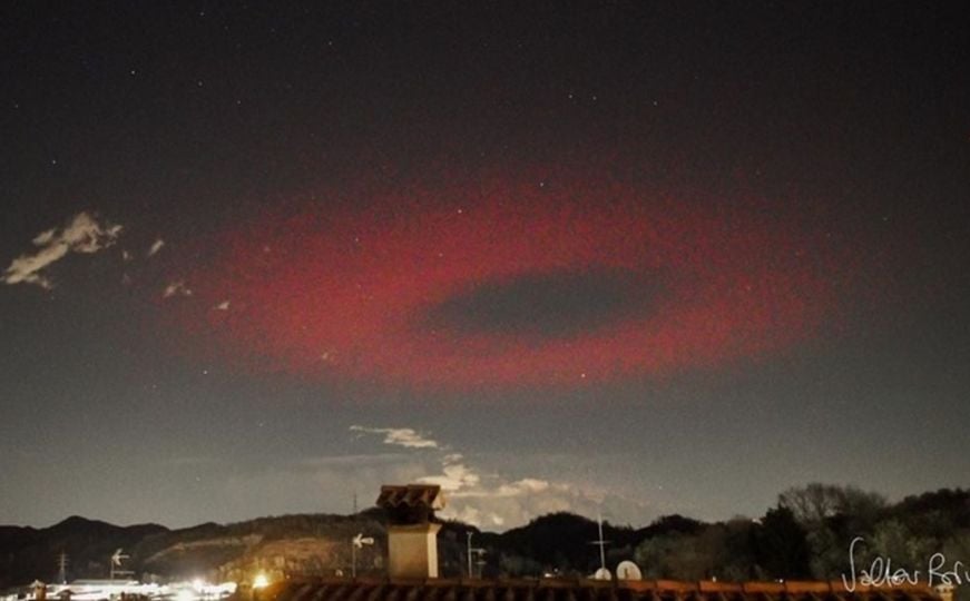 Neobična crvena svjetlost se pojavila iznad Jadrana: Evo o čemu se radi