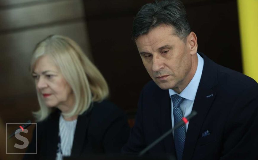 Počela sjednica Vlade FBiH: Pročitajte o čemu će ministri i premijer Novalić raspravljati