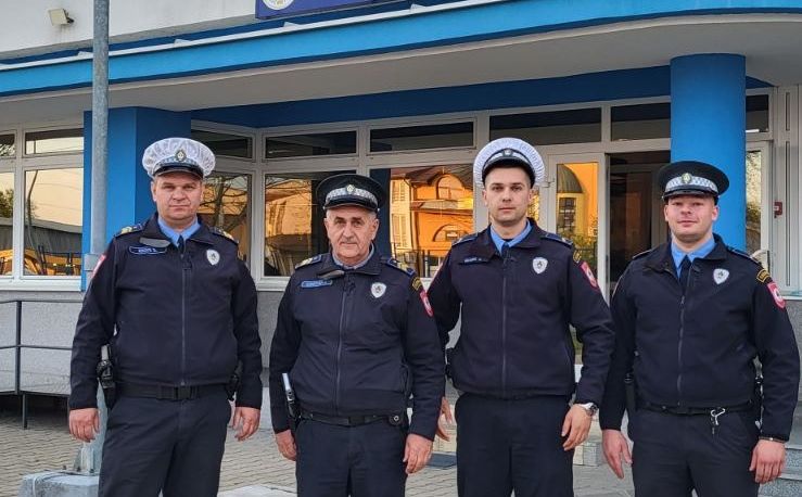 Svaka čast! Hrabri policajci iz Bosanske Gradiške spasili 21-godišnjaka