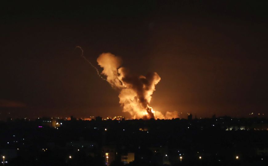Izraelske zračne snage izvele najmanje šest napada na Gazu