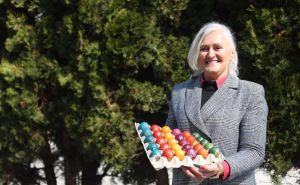 Jelica 15 godina farba i prodaje uskrsna jaja: "Da išaram školjku treba mi 15 minuta"