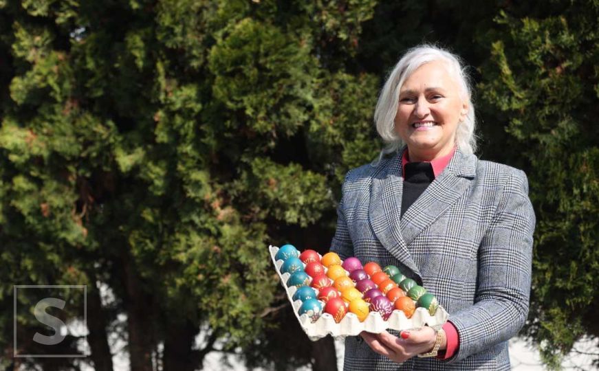 Jelica 15 godina farba i prodaje uskrsna jaja: "Da išaram školjku treba mi 15 minuta"