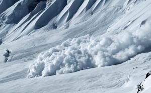 Velika lavina u popularnom švicarskom skijaškom području, spašeno dvoje ljudi