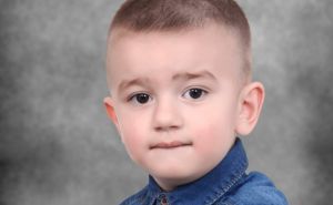 Dvogodišnji Isa Bajrić treba našu pomoć: Ne čuje i ne vidi, a za operaciju mu treba 36.695 eura