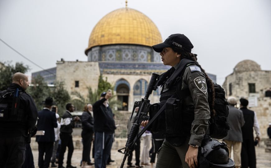 Nastavlja se teror nad Palestincima: Desetine jevrejskih doseljenika ponovo upalo u Al-Aqsu
