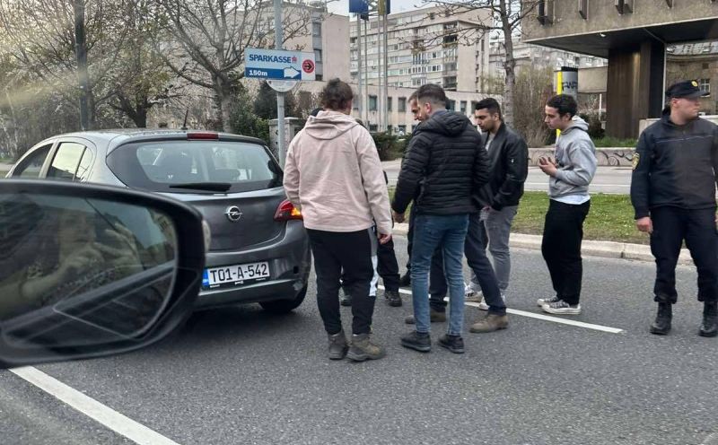 Lančani sudar u Sarajevu, stvorila se gužva u saobraćaju