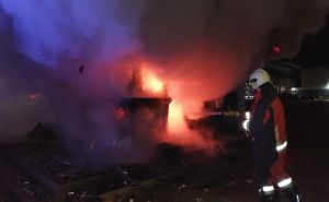 Strašan požar u Vitezu: Poslovni objekat izgorio u potpunosti