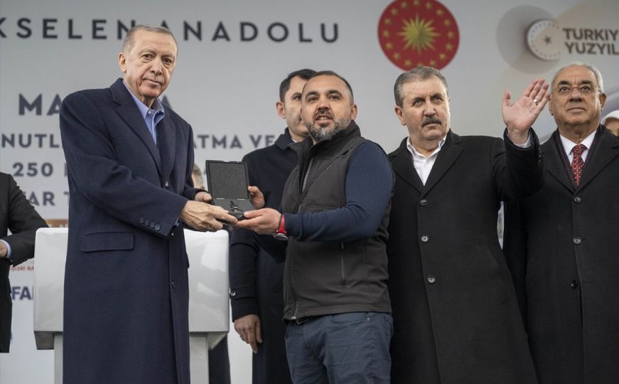 Erdogan uručio ključeve stanova i kuća: 'Ne možemo vratiti mrtve, ali ćemo nadoknaditi sve gubitke'