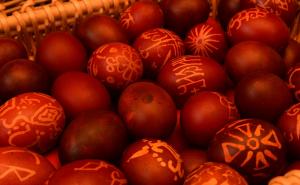 Zašto se jaja za Vaskrs boje u crveno? Ove legende objašnjavaju porijeklo običaja