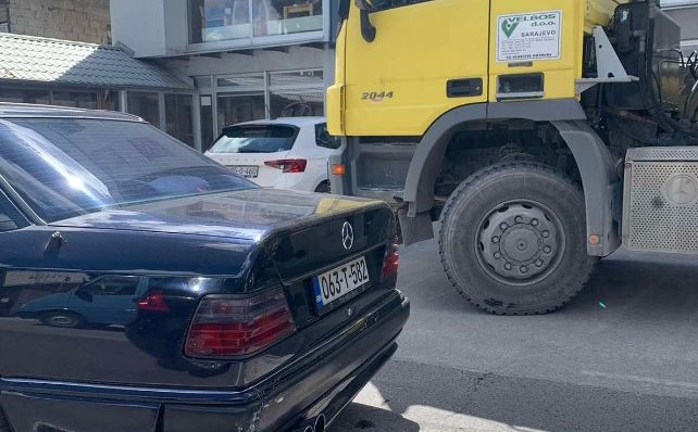 Nesreća kod Sarajeva: Sudarilo se više vozila, gužve u saobraćaju