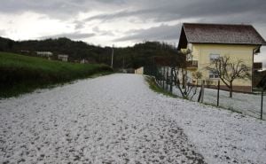 Jako nevrijeme u Tesliću: Padao grad veličine oraha