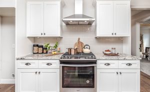 Blistava i sjajna: Kako da najlakše i najbrže očistite rernu