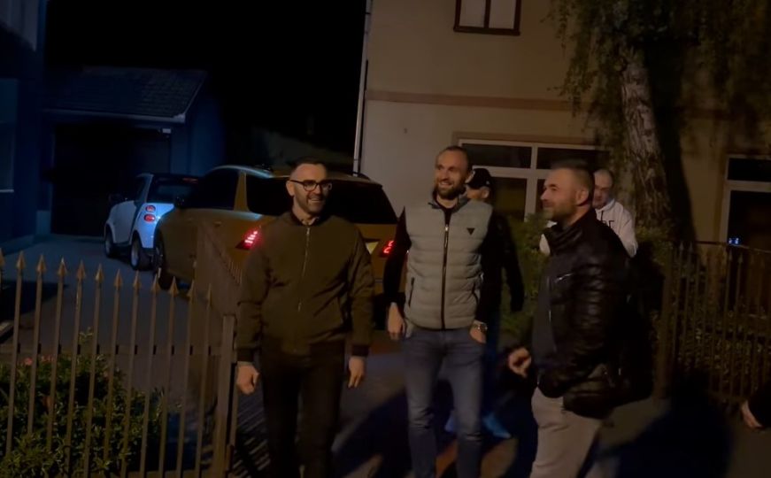 Kako je Amel Tuka dočekan u Bosanskoj Dubici: 'Dobro nam došao bosanski sine'