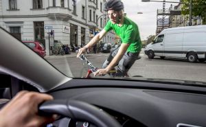 Da li su SUV vozila opasnija za bicikliste od drugih automobila?