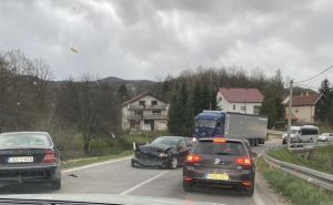 Nova teža nesreća na bh. putevima: Sudarila se tri vozila, ima povrijeđenih