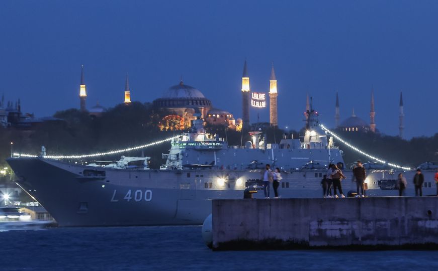 Istanbul: Najveći turski ratni brod "TCG Anadolu" stigao u luku