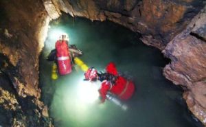 Drama u Sloveniji: Nakon 30 sati duge akcije spašavanja speleologinja izvučena iz pećine