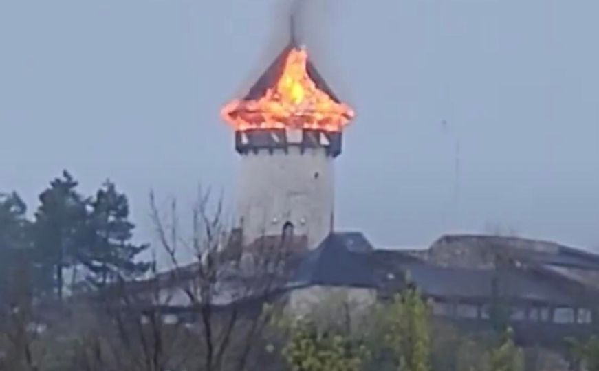 Policija potvrdila: Objavljeno šta je bio uzrok požara na Starom gradu u Velikoj Kladuši