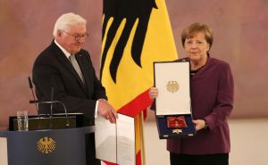 Njemački mediji se pitaju: Je li Angela Merkel zastlužila njaviše državno odlikovanje?