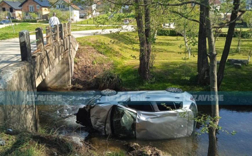 Nesreća u BiH: Automobil s petoricom mladića sletio u korito rijeke, ima povrijeđenih