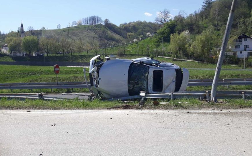 Teška nesreća na autoputu A1: Vozač prevezen u bolnicu, saobraćaj otežan
