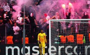Vatreno u finalu juniorske Lige prvaka u Ženevi: Hajdukovi navijači potukli se međusobno na tribini