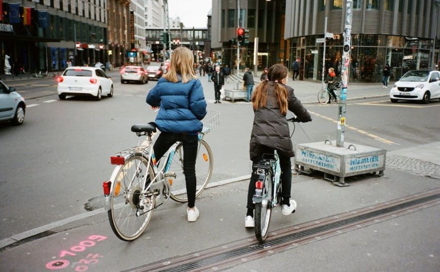 Istraživanje: Autonomna vozila moraju naučiti 'jezik biciklista'