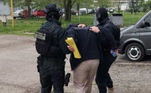 Pritvor lihvarima iz Lukavca: Žrtvama u video-pozivima pokazivali oružje s kojim će ih napasti