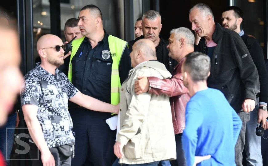Sarajevska policija oglasila se o napadu na Kenana Uzunovića ispred Parlamenta
