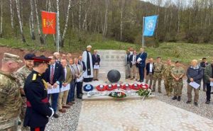 Goražde: Otkriven spomenik u čast poginulim britanskim vojnicima iz sastava UNPROFOR-a