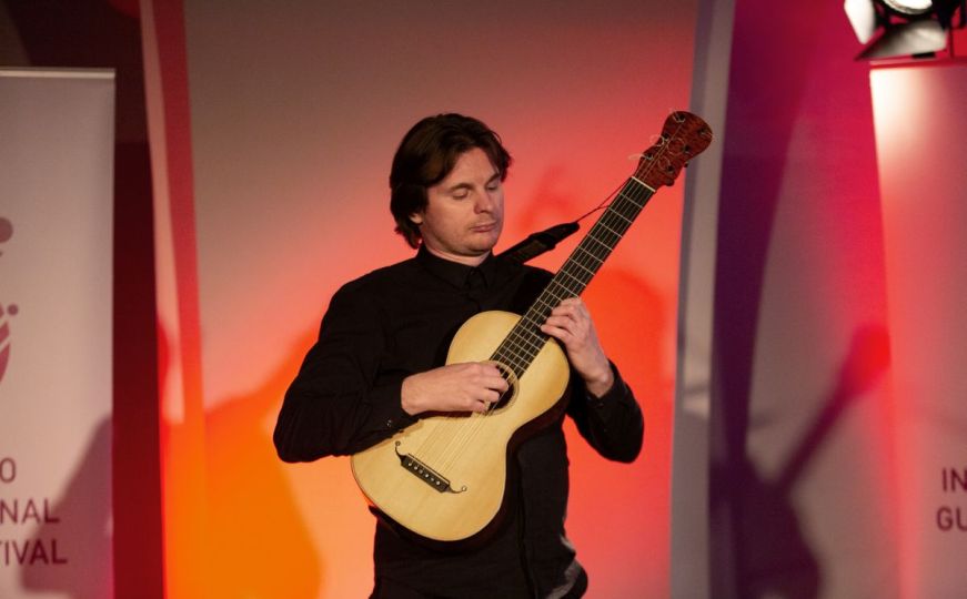 Anton Baranov, laureat takmičenja Guitar Foundation of America, oduševio sarajevsku publiku