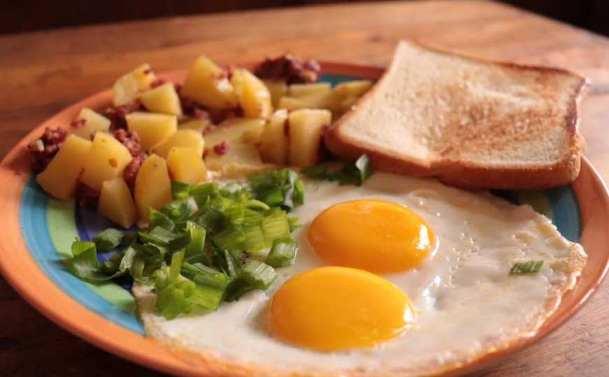 Doručak koji topi kilograme: Važno je pridržavati se jednog pravila nakon ustajanja