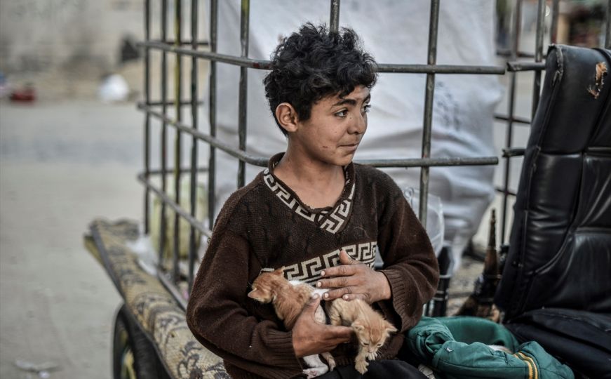 Emotivne scene: Dvanaestogodišnji Hasan skuplja sirovinu da pomogne porodici u Palestini