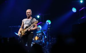 Sting održao koncert na neobičnom mjestu: Ispunio obećanje svećeniku lokalne crkve