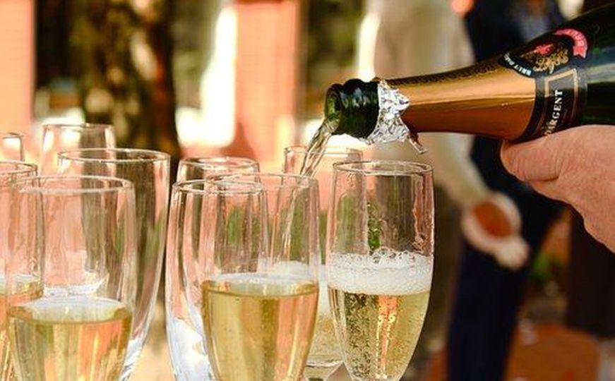 Gost naručio bocu šampanjca u Njemačkoj: Kad je vidio vrtoglavu cijenu, odbio da plati