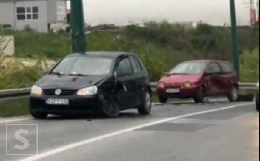 Još jedna nesreća na ulazu u Sarajevo: Sudar Golfa i Twinga