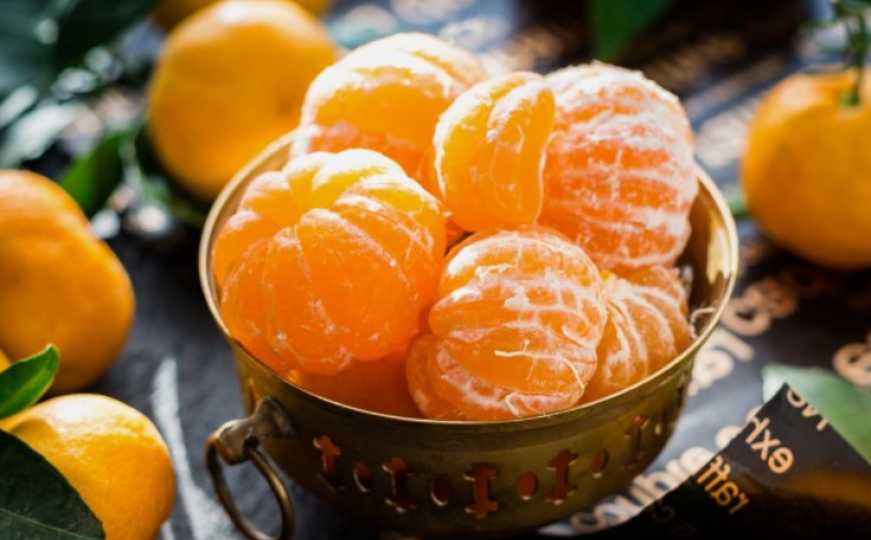 Podignuta optužnica u Orašju: Svekra gađala - mandarinama