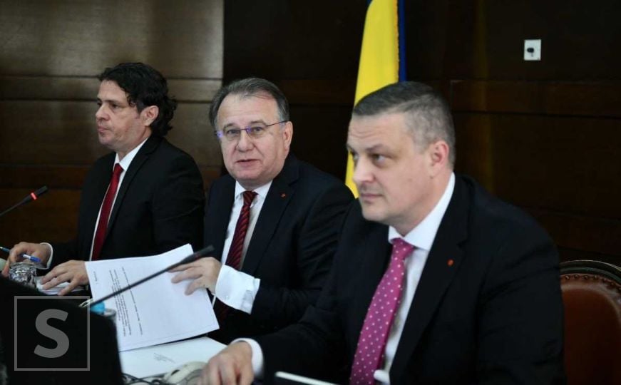 Vojin Mijatović se javio sa sjednice Vlade FBiH: 'Idemo raditi, živjela Bosna i Hercegovina'